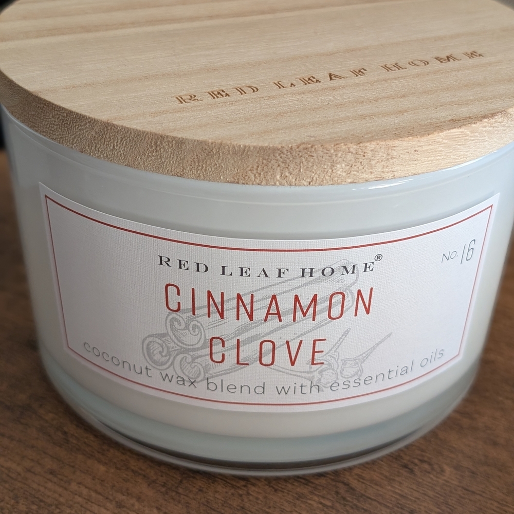 Cinnamon Clove Candle with Wooden Lid